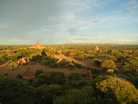 Birmania (1°parte – Yangon, Golden Rock, Bago, Monte Popa, Bagan) Birmania_viaggiandovaldi