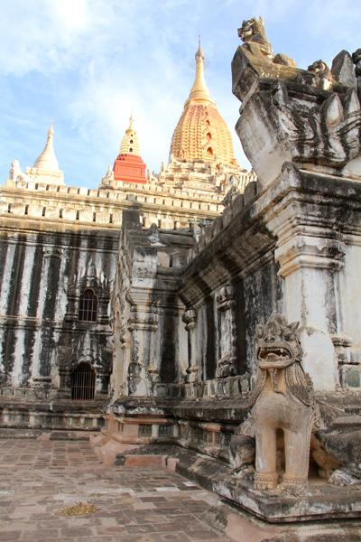 Birmania (1°parte – Yangon, Golden Rock, Bago, Monte Popa, Bagan) Birmania_viaggiandovaldi