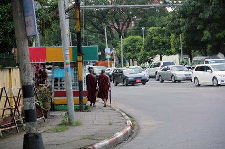 Birmania (1°parte – Yangon, Golden Rock, Bago, Monte Popa, Bagan) Birmania_viaggiandovaldi