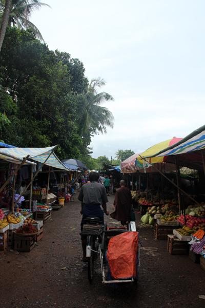 Birmania (1°parte – Yangon, Golden Rock, Bago, Monte Popa, Bagan) Birmania_viaggiandovaldi