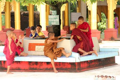 Birmania (1°parte – Yangon, Golden Rock, Bago, Monte Popa, Bagan) Birmania_viaggiandovaldi