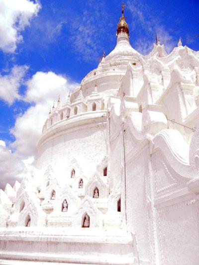 Birmania (2°parte – Mandalay, Ava, Amarapura, Mingun) Hsinbyume Paya_birmania_viaggiandovaldi