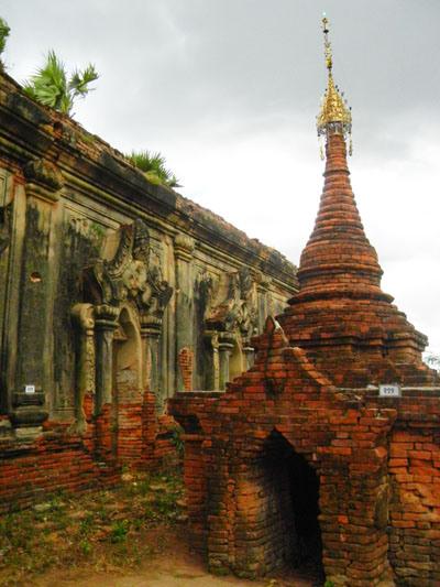 Birmania (2°parte – Mandalay, Ava, Amarapura, Mingun) Birmania_viaggiandovaldi