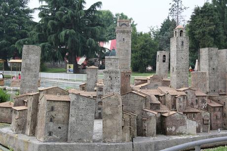 LEOLANDIA - UNA VERA E PROPRIA ATTRAZIONE PER GRANDI E PICCINI