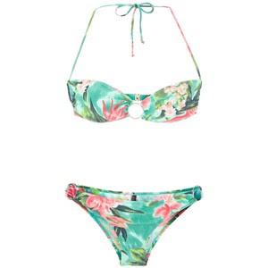 Beach style looks Beach style looks