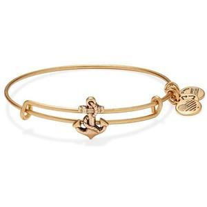 Beach style looks Beach style looks