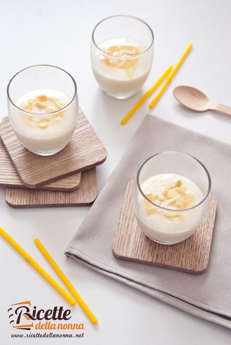 Frullato alla pera con mandorle e miele frullato pera e mandorla