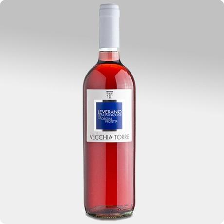 Rosati salentini, dal tipico sentore fruttato, da abbinare alla cucina marinara locale. Rosati salentini, dal tipico sentore fruttato, da abbinare alla cucina marinara locale.