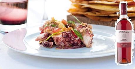 Rosati salentini, dal tipico sentore fruttato, da abbinare alla cucina marinara locale. Rosati salentini, dal tipico sentore fruttato, da abbinare alla cucina marinara locale.