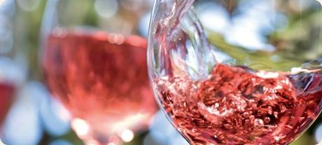 Rosati salentini, dal tipico sentore fruttato, da abbinare alla cucina marinara locale. Rosati salentini, dal tipico sentore fruttato, da abbinare alla cucina marinara locale.