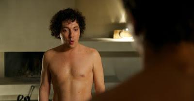 “Tutto sua madre” di Guillaume Gallienne: la tragicomica ricerca della propria identità sessuale. “Tutto sua madre” di Guillaume Gallienne: la tragicomica ricerca della propria identità sessuale.