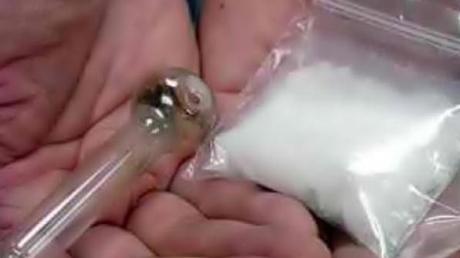 Storia di un ragazzo morto di metanfetamina e disinformazione - e piccola guida per interpretare i sintomi peggiori Storia di un ragazzo morto di metanfetamina e disinformazione - e piccola guida per interpretare i sintomi peggiori