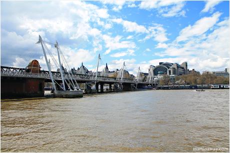 Londra e una passeggiata lungo il Tamigi. Londra e una passeggiata lungo il Tamigi.