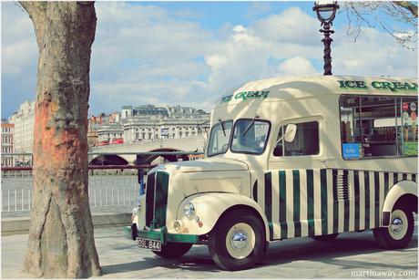 Londra e una passeggiata lungo il Tamigi. Londra e una passeggiata lungo il Tamigi.