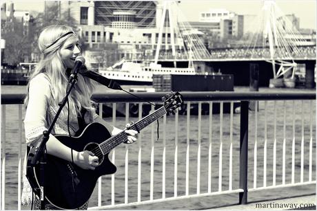 Londra e una passeggiata lungo il Tamigi. Londra e una passeggiata lungo il Tamigi.