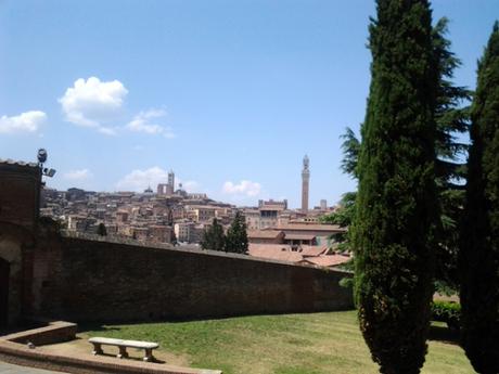 SIENA: LE SCOPERTE DEL GIOVEDI’ | appuntamenti “in notturna” per conoscere la città tra luoghi insoliti, arte e curiosità esterno servi 2
