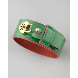 Looks: overalls Looks: overalls