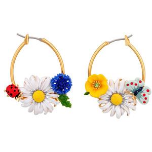 Looks: overalls Looks: overalls