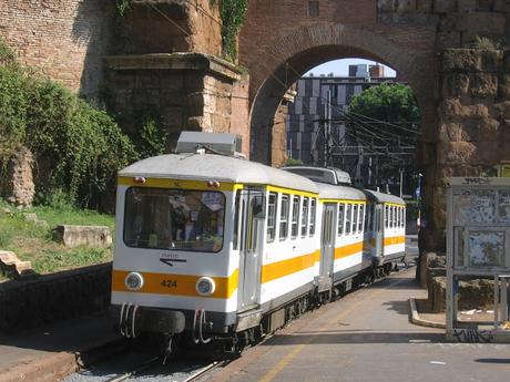 Gestione trasporti sciagurata. Smantellano la ferrovia Roma-Giardinetti e mettono autobus al suo posto. Fermateli Gestione trasporti sciagurata. Smantellano la ferrovia Roma-Giardinetti e mettono autobus al suo posto. Fermateli