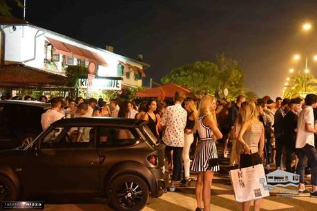 Foto Sabato 25 Luglio in Capannina fila fuori dalla capannina