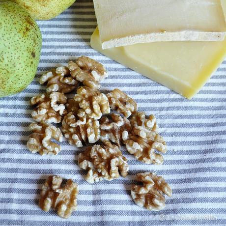 Plumcake integrale di grano saraceno con pere, noci e roquefort lacaccavella, plumcake, integrale, granosaraceno, pere, noci, roquefort, buckweat, pears, nuts, cheese