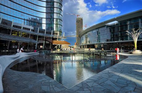 stereotipo comunista piazza gae aulenti milano stereotipo comunista piazza gae aulenti milano