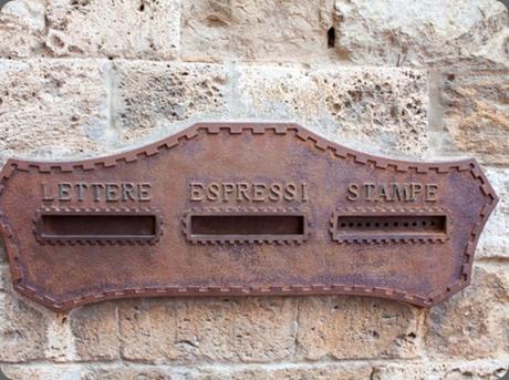 La Toscana è una regione di medie dimensioni, che può essere facilmente attraversata in poche ore. La Toscana è una regione di medie dimensioni, che può essere facilmente attraversata in poche ore.