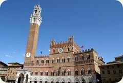 Il treno è uno dei mezzi di trasporto migliori per muoversi all’interno della Toscana. Il treno è uno dei mezzi di trasporto migliori per muoversi all’interno della Toscana.