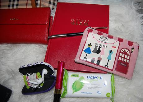 Cosa c’è nella borsa di una donna? Ecco cosa potete trovare nella mia! ecco la mia borsetta