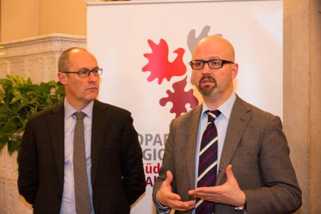 Sprint di Consorzio Vini Graziano Molon, a destra accanto a Ugo Rossi