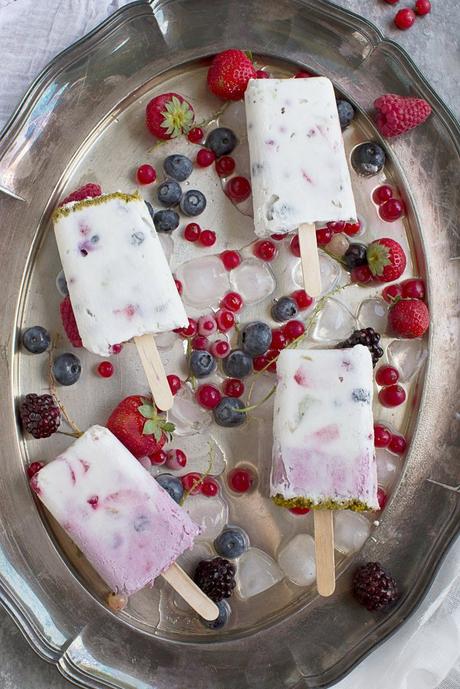 GELATO COCCO E FRUTTI DI BOSCO | BERRY- LICIOUS POPSICLES GELATO COCCO E FRUTTI DI BOSCO | BERRY- LICIOUS POPSICLES
