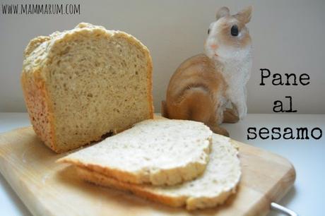 Pane al sesamo nella macchina del pane Pane al sesamo nella macchina del pane