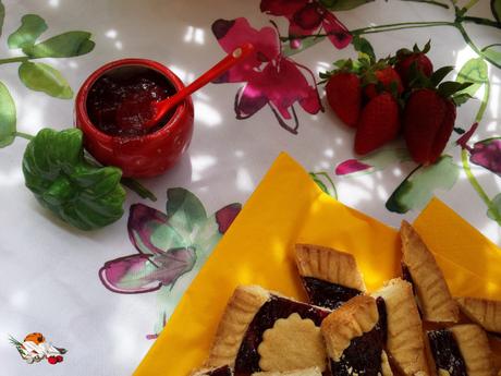 Crostata con marmellata di prugne e fragole: una dolce merenda 20150506_122617