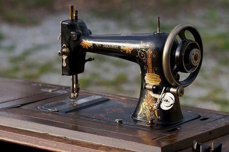 Commenti su QUESTIONE DI FILI: storia della macchina da cucire di gaetano