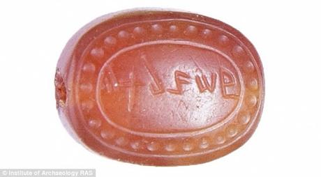 Trovata la sepoltura di una donna-guerriero sarmata Trovata la sepoltura di una donna-guerriero sarmata