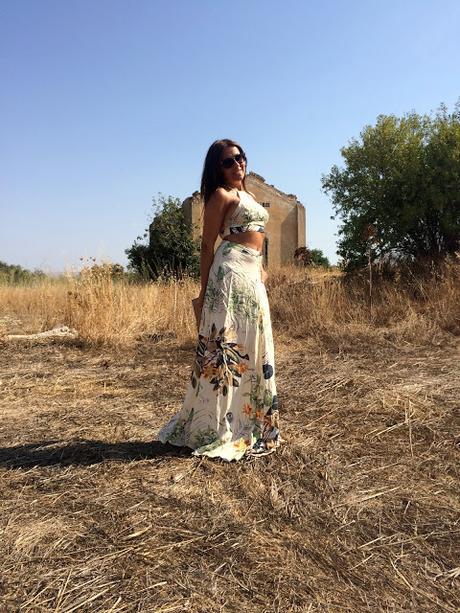 Lady Summer ... http://www.oasap.com/matching-sets/57030-spaghetti-strap-crop-top-maxi-skirt-sets.html/?fuid=235465