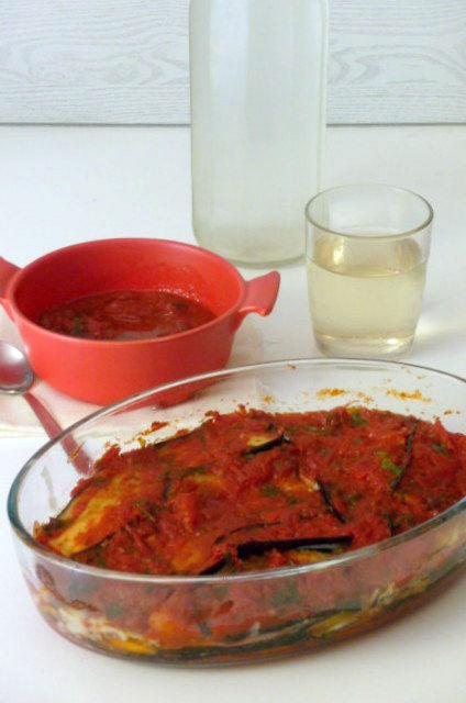 pastrokio corfiata pasticcio di melanzane con uova sode, mortadella e formaggio