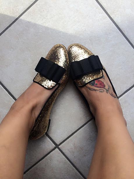 SCARPE CON GLITTER E ALTRI ACQUISTI SCONSIDERATI