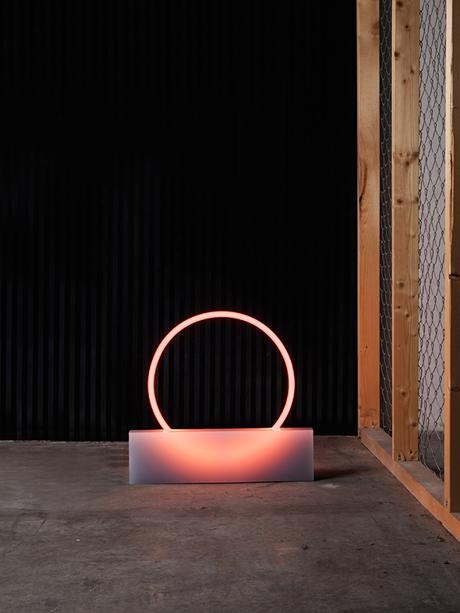 SPECIALE FAVORIS: Le luci al neon di Sabine Marcelis SPECIALE FAVORIS: Le luci al neon di Sabine Marcelis