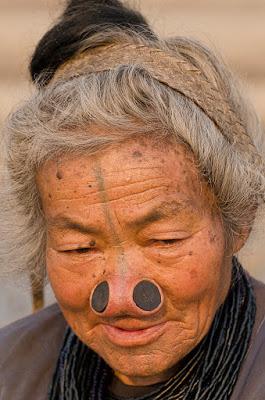 90 + 1 motivi per fare un viaggio nell'India del Nordest e in Bhutan 90 + 1 motivi per fare un viaggio nell'India del Nordest e in Bhutan