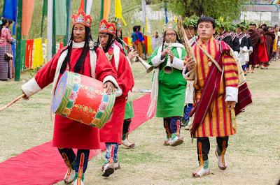 90 + 1 motivi per fare un viaggio nell'India del Nordest e in Bhutan 90 + 1 motivi per fare un viaggio nell'India del Nordest e in Bhutan