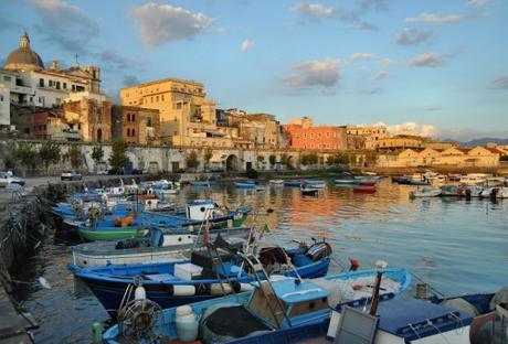 Revocati gli arresti domiciliari per i ladri di gasolio al porto di Torre Annunziata