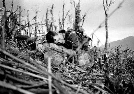 Storia di una fotografia: Vietnam, Hill 881 leroy-catherine