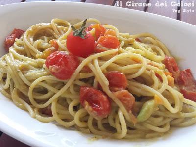 Spaghetti ai Pomodorini in Crema di Avocado