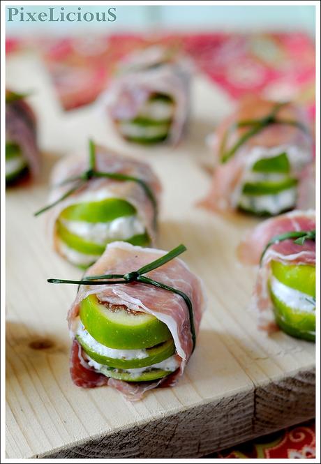 Bocconcini di Fichi Freschi con Caprino all’Erba Cipollina e Prosciutto Bazzone