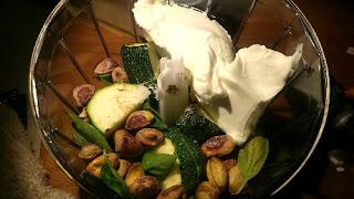 Farfalle Integrali alla Crema verde di Zucchine, Pistacchi e Basilico Farfalle Integrali alla Crema verde di Zucchine, Pistacchi e Basilico