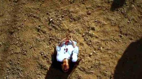 Farhad Bitani, l'uomo che lapidava le donne e ora lotta per la rinascinta dell'Afghanistan Farhad Bitani, l'uomo che lapidava le donne e ora lotta per la rinascinta dell'Afghanistan