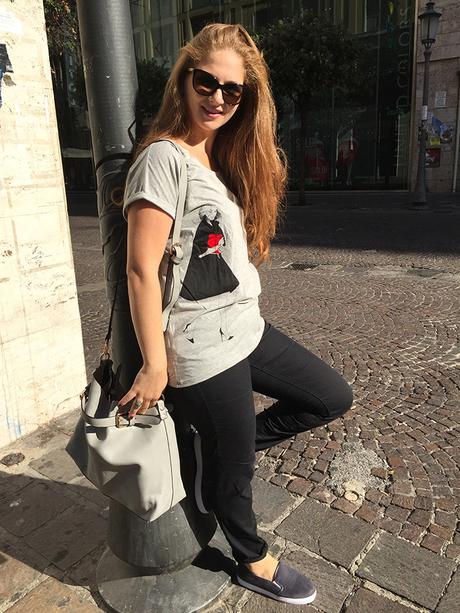 Look in grigio. Sotto il sole con la prima felpa della stagione look promod