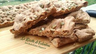 Schiacciata di farro con semi di zucca (ricetta bimby) Schiacciata di farro con semi di zucca (ricetta bimby)