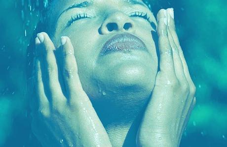 5 consigli serali per pelli e capelli stressati consigli-serali-pelle-capelli-stanchi